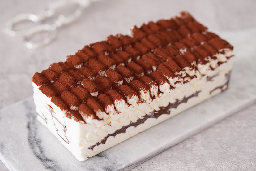 パリパリチョコの層が魅力 ご褒美アイスケーキの再現レシピ Cotta Column