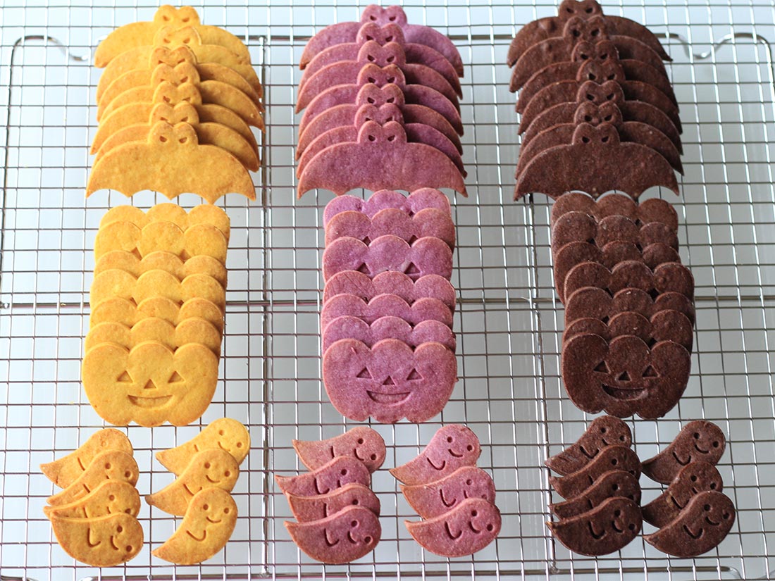 一度にたくさん抜けるクッキー型 (コウモリ・カボチャ・おばけ) ハロウィンのクッキー型 お菓子・パン材料・ラッピングの通販【cotta＊コッタ】