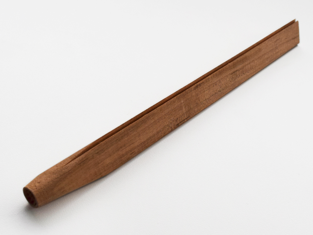 和菓子道具【 4種類の木彫千筋板、針切り箸 、三角棒（菊）、 筋付押し