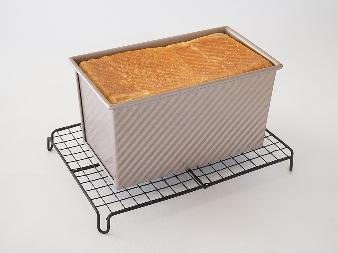 cotta CHEFMADE斜線入り長方形食パン型 | 食パン型 | お菓子・パン材料・ラッピングの通販【cotta＊コッタ】