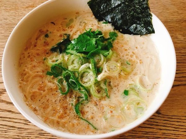 玄米麺で超簡単！まるでとんこつ！？豆乳ベジラーメン～お家で簡単！ベジごはん～